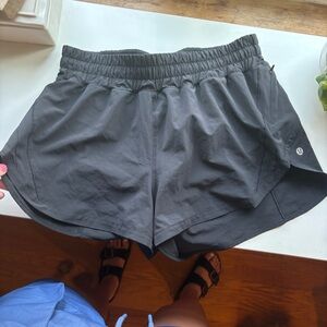 Track that high rise lined short 3”